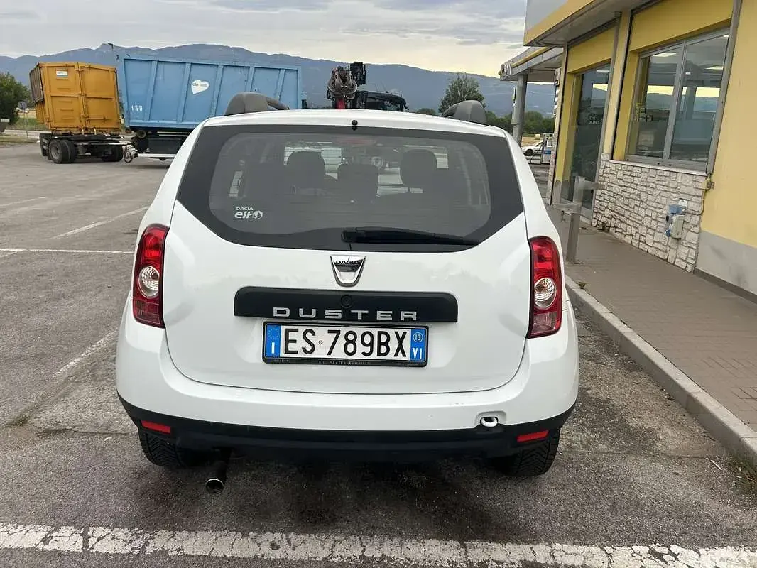Usata Dacia Duster Lauréate 105 CV (77 kW) 2013 SUV