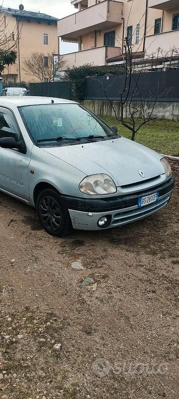 Usata Renault Clio II 2001 Grigio Berlina