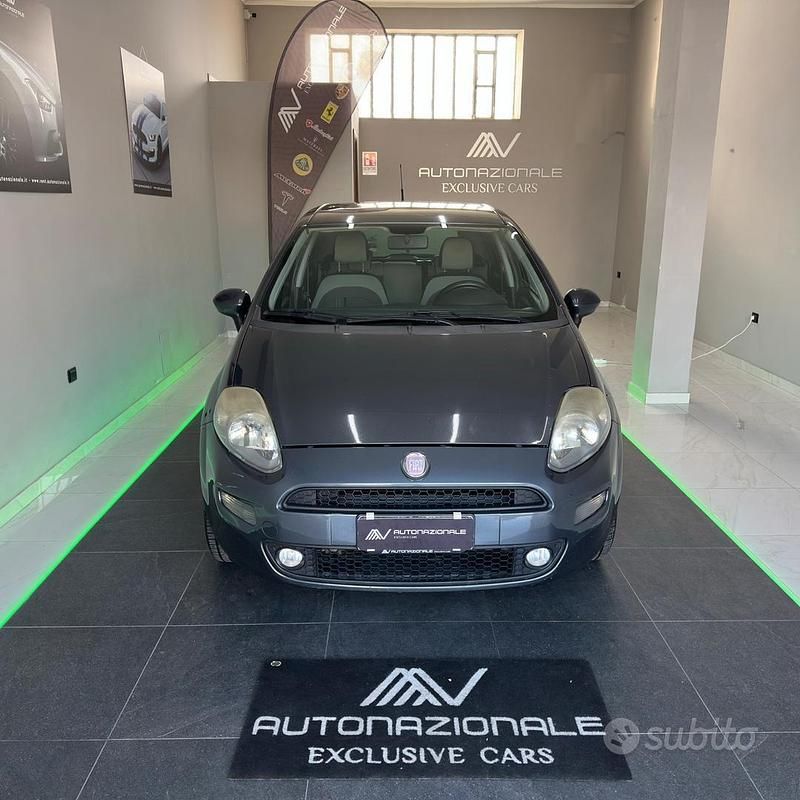 Usata Fiat Punto Easy 70 CV (51 kW) 2012 Nero Utilitaria