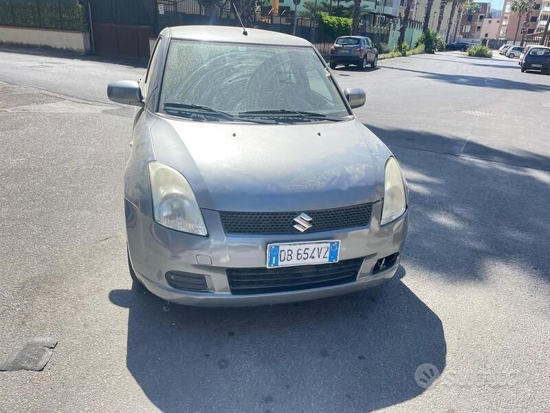 Usata 2006 Suzuki Swift Due volumi | 1500 € (Super prezzo) - Immagine 1/4