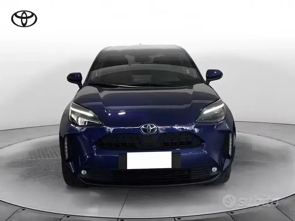 Usata Toyota Yaris Cross Trend 116 CV (85 kW) 2022 Dark blue SUV