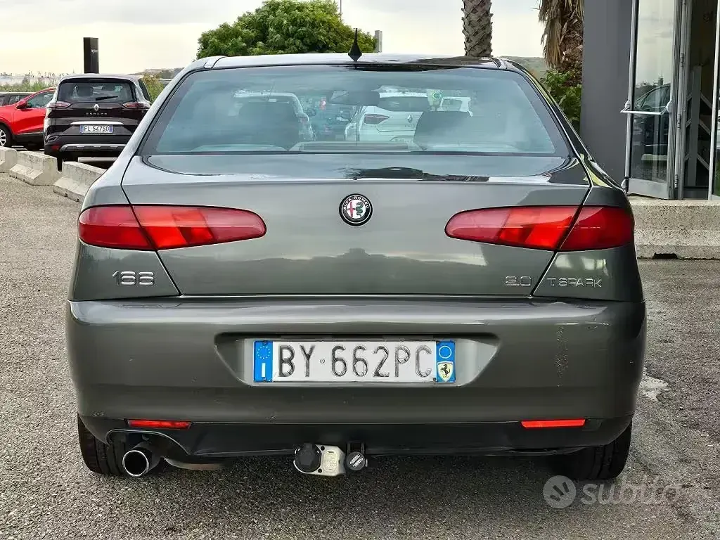 Usata Alfa Romeo 166 Progression 150 CV (110 kW) 2001 Grigio Berlina