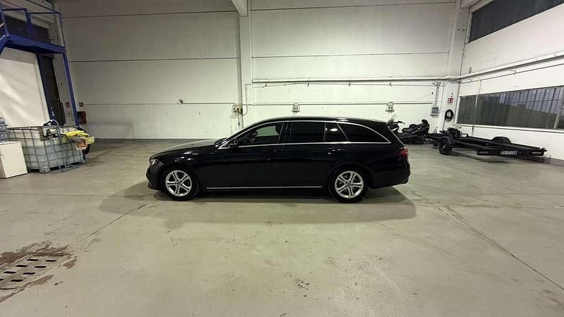 Usata Mercedes E200 160 CV (117 kW) 2019 Nero Station wagon