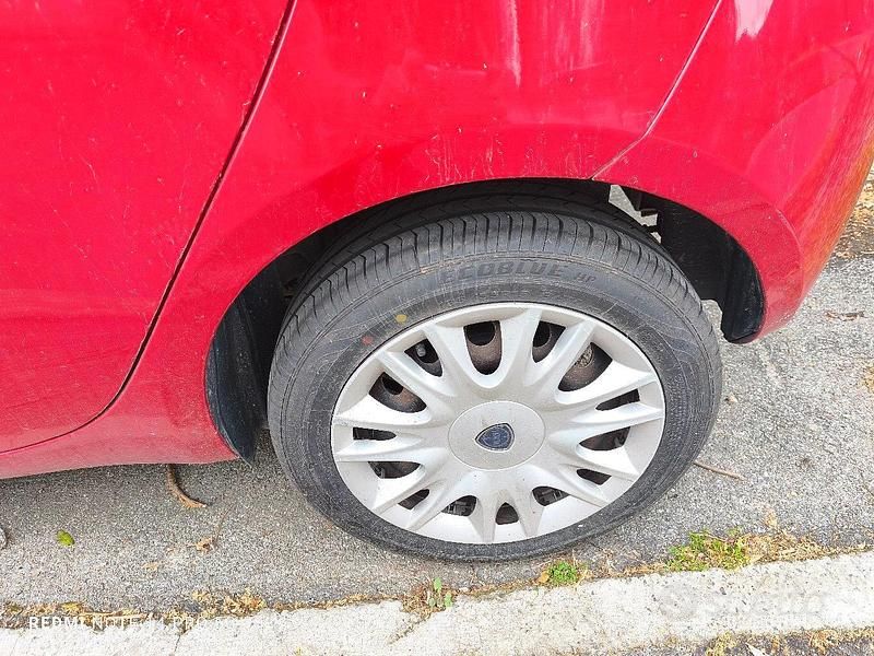 Usata Lancia Ypsilon 69 CV (50 kW) 2015 Rosso Utilitaria