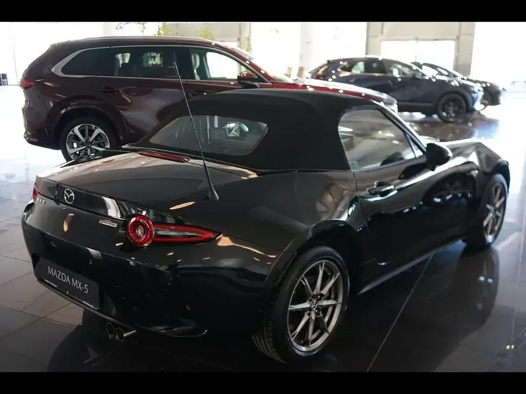 Nuova Mazda MX5 132 CV (97 kW) 2025 Jet black Cabrio