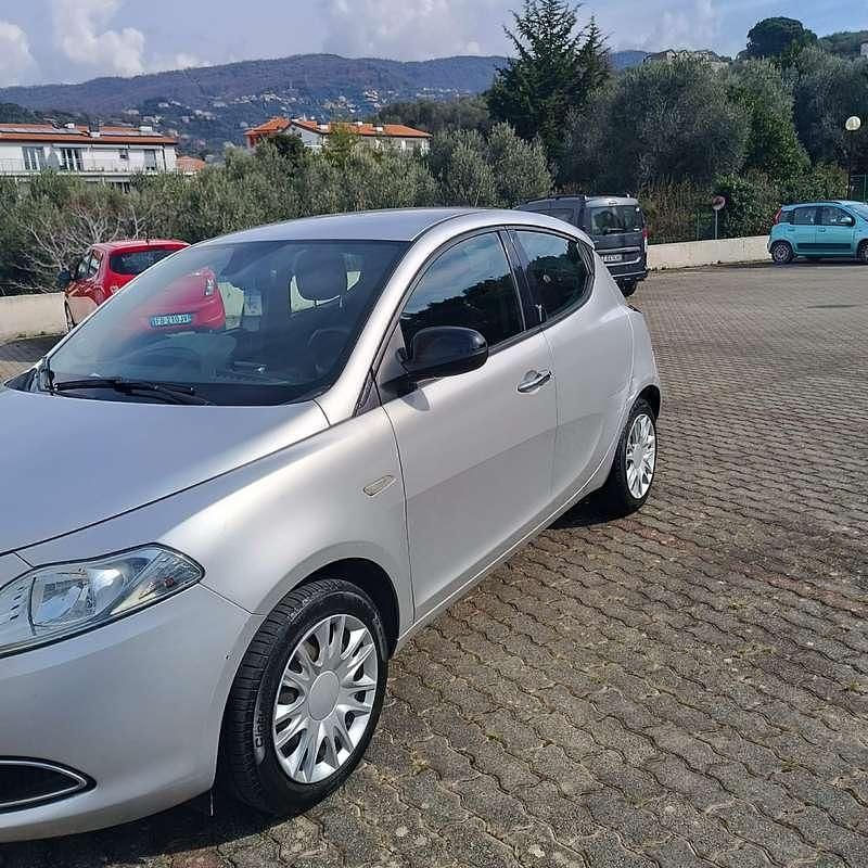 Usata Lancia Ypsilon Platinum 69 CV (50 kW) 2013 Utilitaria
