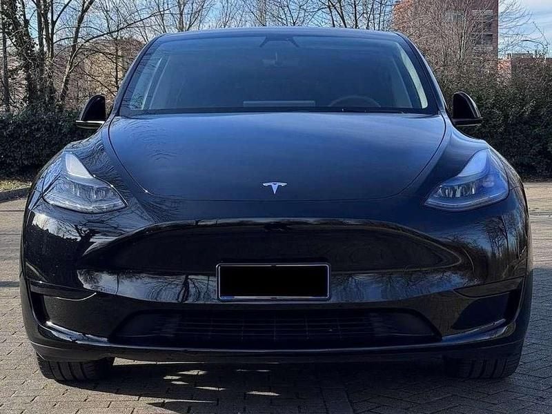 Usata Tesla Model Y RWD 88 kW (120 CV) 2023 Nero SUV