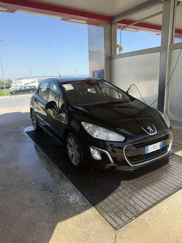 Usata Peugeot 308 109 CV (80 kW) 2011 Berlina