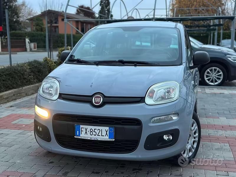 Usata Fiat Panda Lounge 69 CV (50 kW) 2019 Grigio Utilitaria