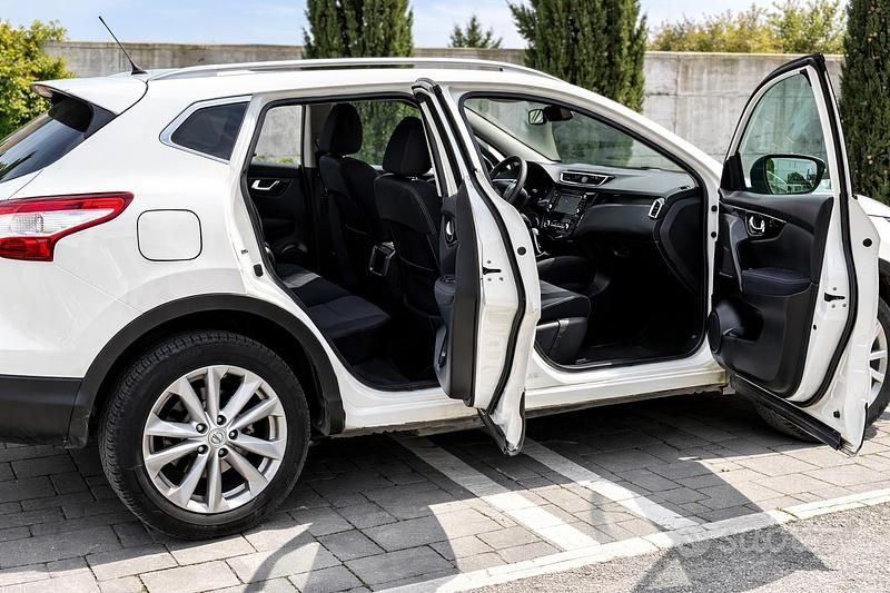 Usata Nissan Qashqai 130 CV (95 kW) 2014 Bianco SUV