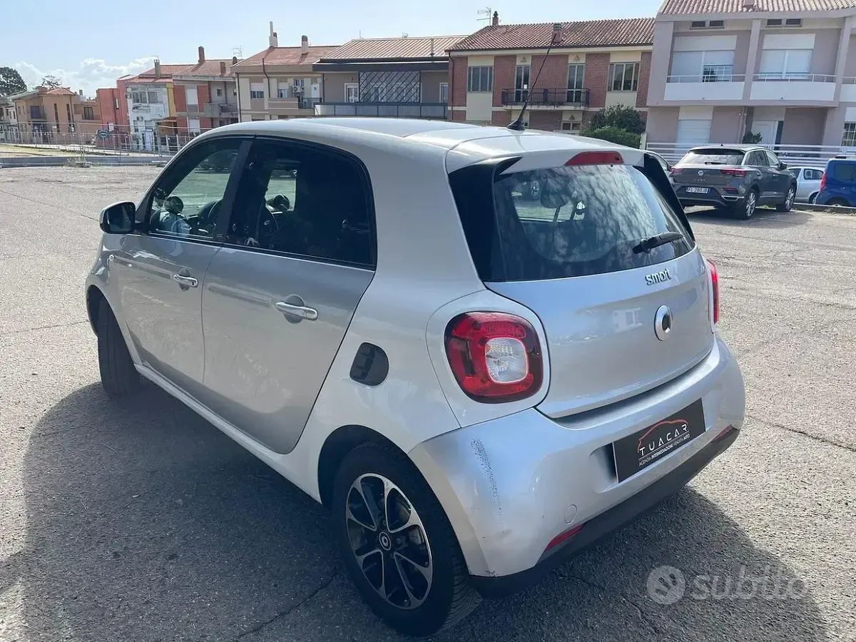 Usata Smart ForFour Edition #1 70 CV (51 kW) 2017 Grigio Utilitaria