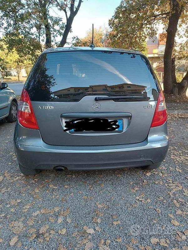 Usata Mercedes A180 Elegance 140 CV (102 kW) 2009 Grigio Berlina