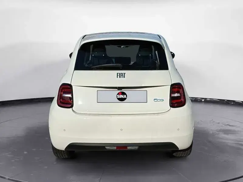 Usata Fiat 500e Icon 86 kW (118 CV) 2022 Bianco Utilitaria