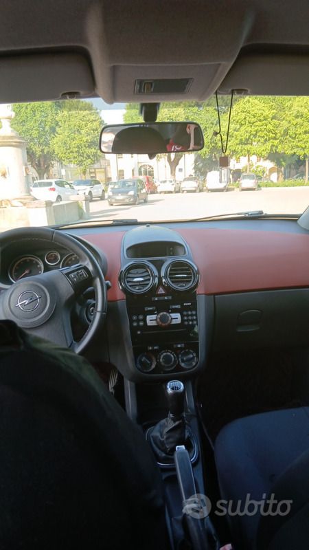 Usata Opel Corsa 86 CV (63 kW) 2012 Bianco Coupé