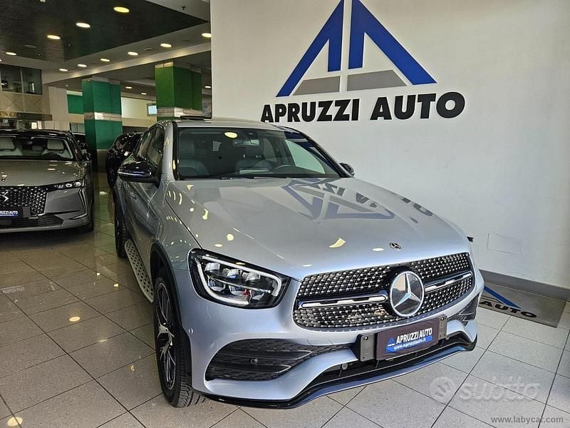 Argento Usata 2022 Mercedes GLC300e Premium Coupé | 46.500 € (Buon prezzo) - Immagine 1/4