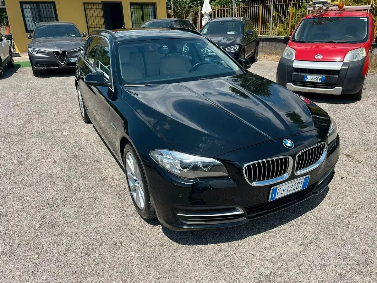 Usata BMW 520 Efficient Dynamics 190 CV (139 kW) 2017 Nero Station wagon