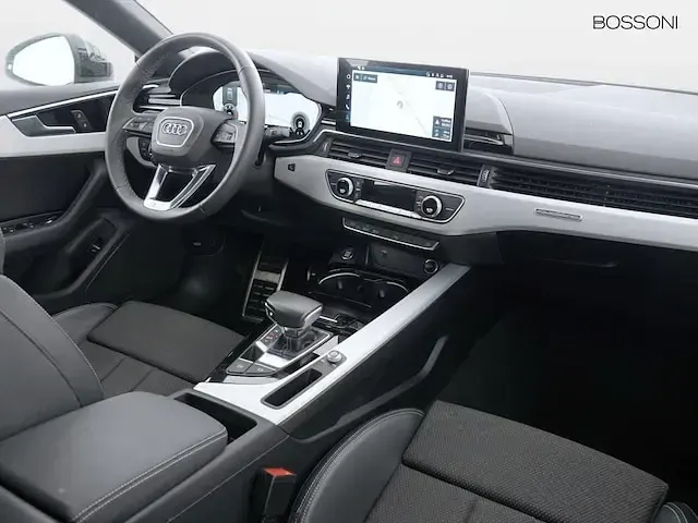 Usata Audi A5 Sportback S-Line 204 CV (150 kW) 2024 Nero mythos metallizzato Utilitaria