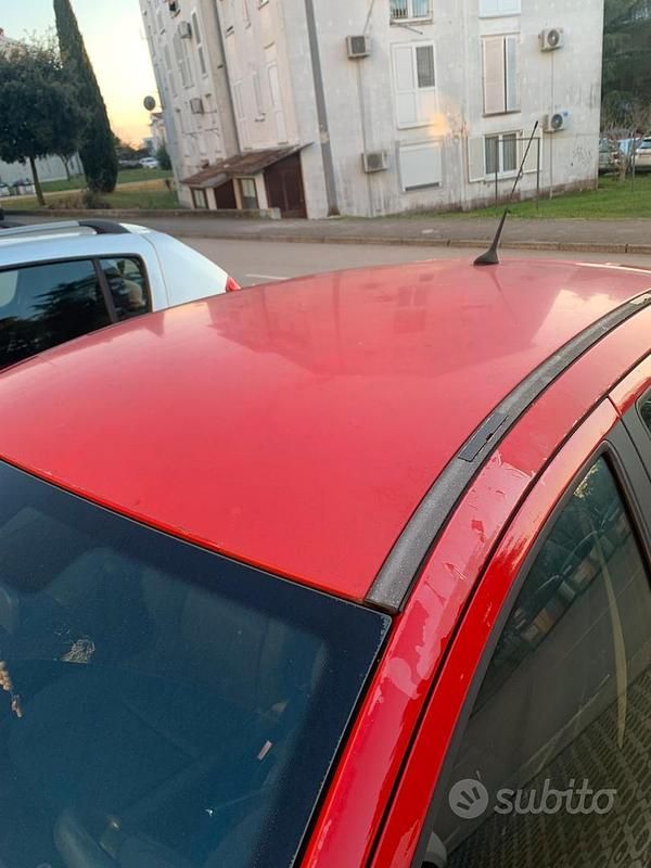 Usata Peugeot 207 75 CV (55 kW) 2007 Rosso Utilitaria