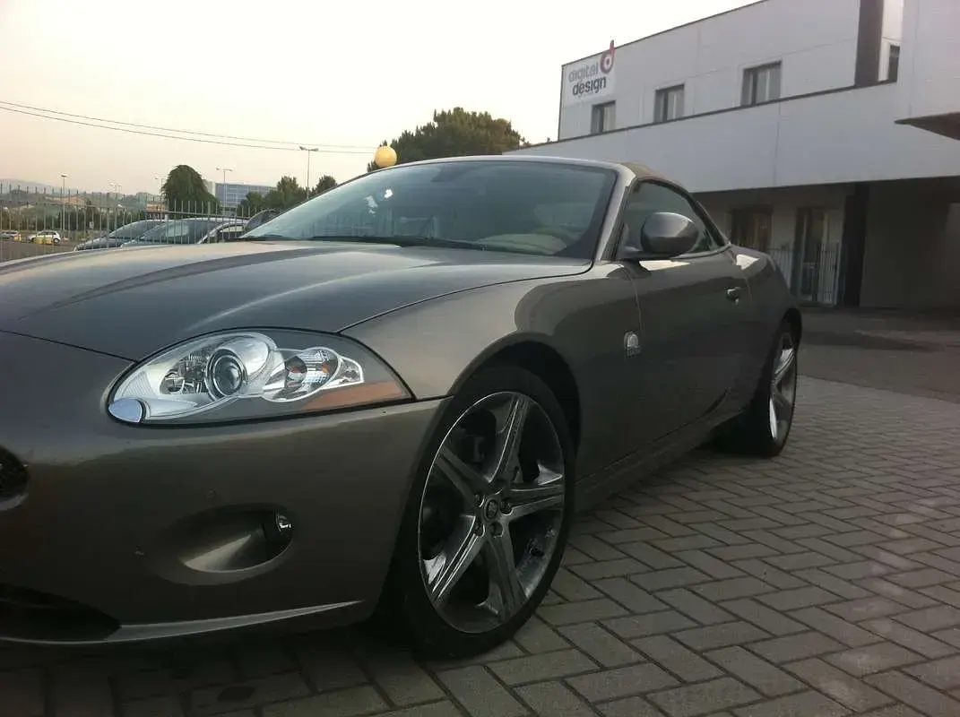 Usata Jaguar XK 256 CV (188 kW) 2009 Grigio Cabrio