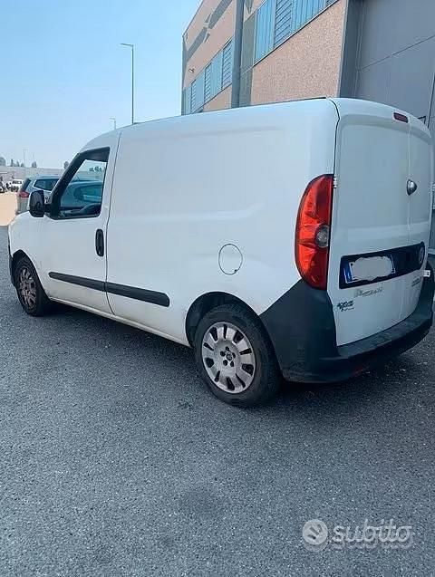 Usata Fiat Doblò 120 CV (88 kW) 2012 Bianco Monovolume