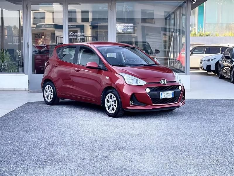 Usata Hyundai i10 67 CV (49 kW) 2018 Rosso Utilitaria