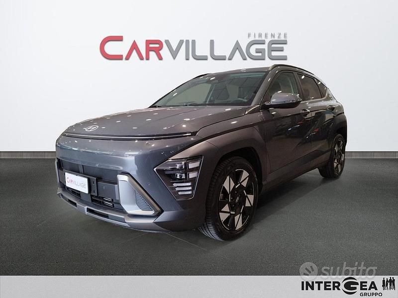 Grigio Usata 2024 Hyundai Kona SUV | 21.400 € (Buon prezzo) - Immagine 1/4