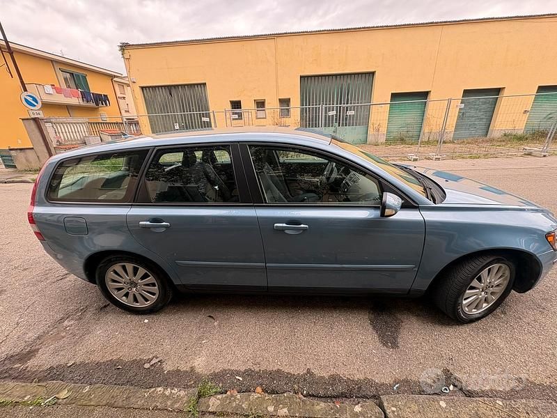 Usata Volvo V50 220 CV (161 kW) 2004 Blu Station wagon