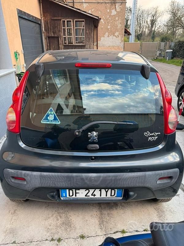 Usata Peugeot 107 68 CV (50 kW) 2007 Utilitaria
