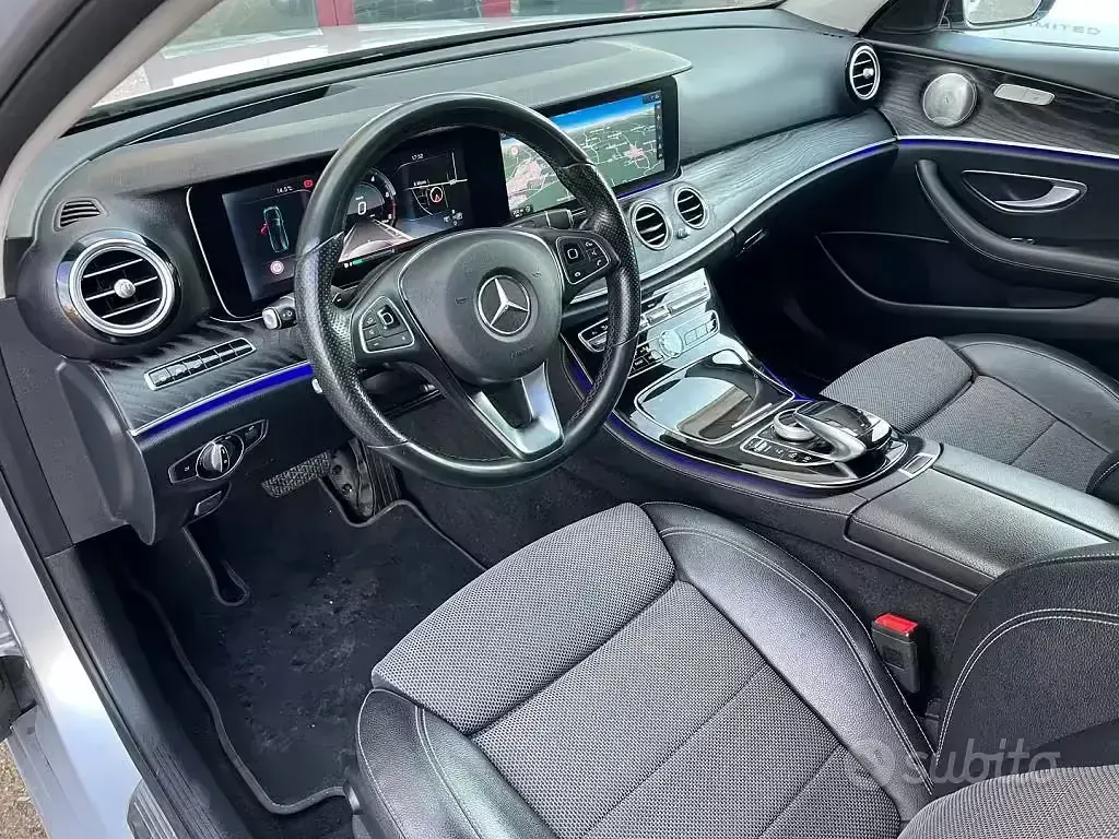 Usata Mercedes E220 Premium 194 CV (142 kW) 2017 Grigio Station wagon