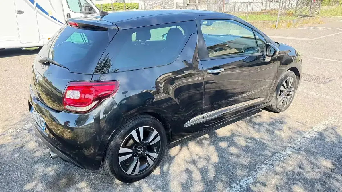 Usata Citroën DS3 92 CV (67 kW) 2010 Nero Utilitaria