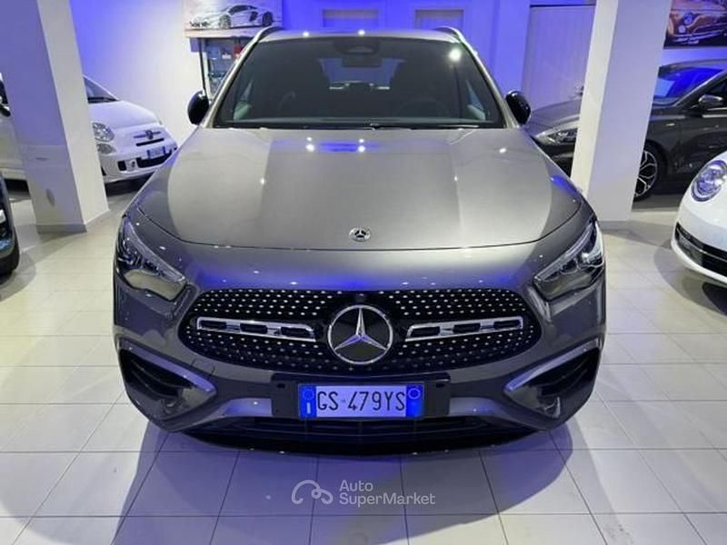 Usata Mercedes GLA180 Advanced Plus 150 CV (110 kW) 2024 Gray SUV