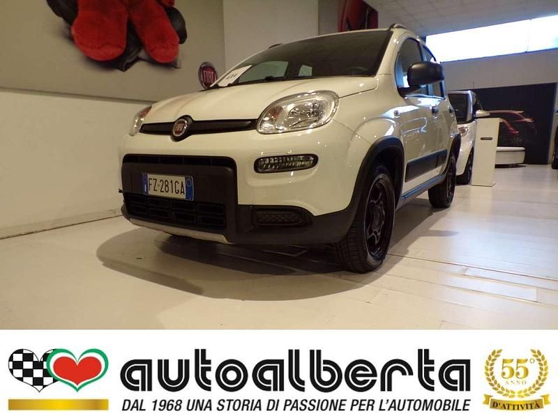 Usata Fiat Panda 4x4 86 CV (63 kW) 2019 Bianco gelato pastello Utilitaria