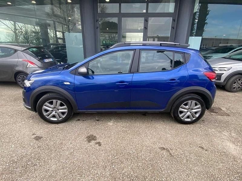Usata Dacia Sandero Expression 101 CV (74 kW) 2023 Blu Utilitaria