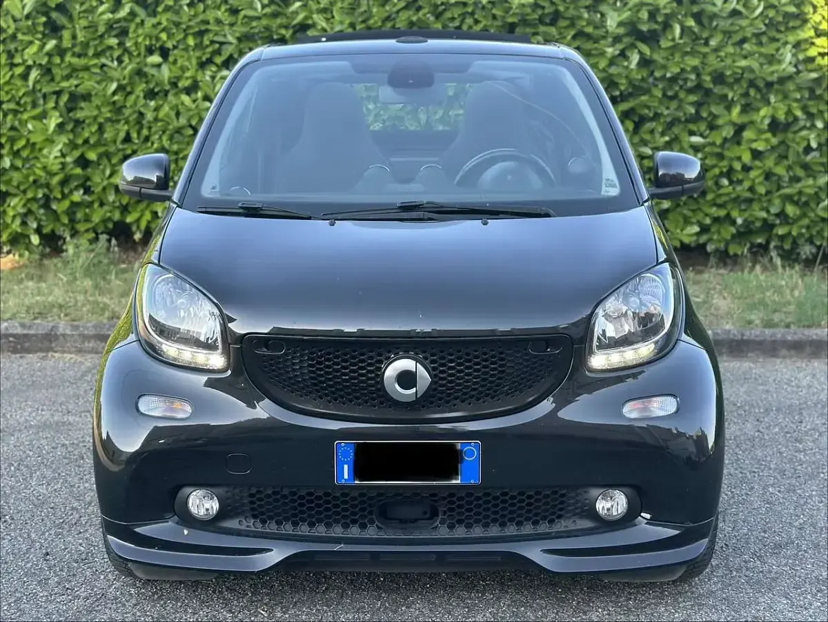 Usata Smart ForTwo Cabrio Superpassion 90 CV (66 kW) 2019 Nero Cabrio