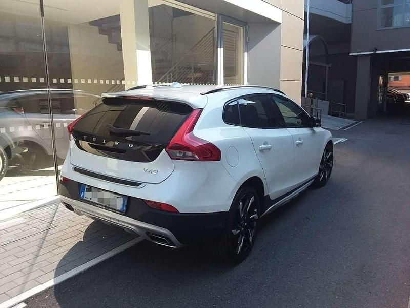 Usata Volvo V40 CC Momentum 150 CV (110 kW) 2015 Station wagon