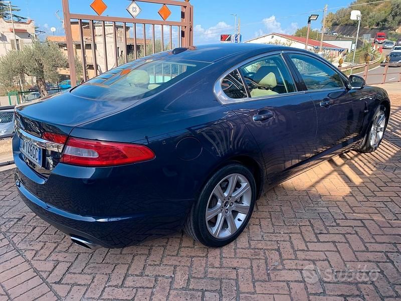 Usata Jaguar XF Portfolio 275 CV (202 kW) 2009 Blu Berlina