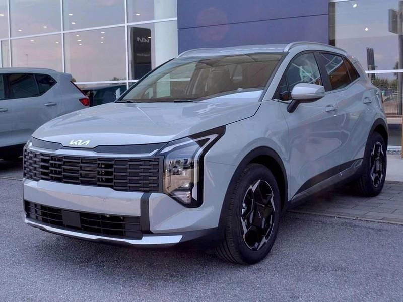Grigio Nuova 2025 Kia Sportage Style SUV | 35.305 € (Buon prezzo) - Immagine 1/4