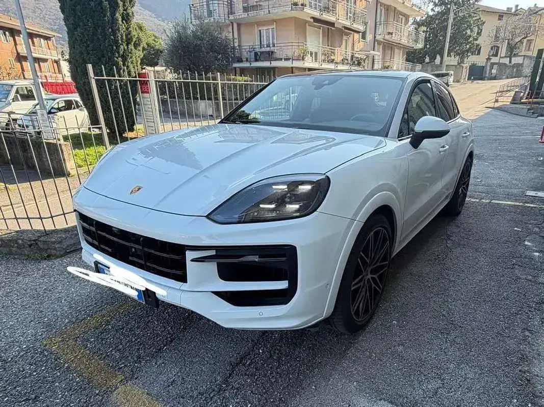 Usata Porsche Cayenne 354 CV (260 kW) 2023 Bianco SUV