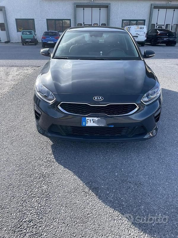 Usata Kia Ceed 115 CV (84 kW) 2019 Grigio Utilitaria
