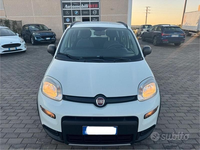 Usata Fiat Panda 4x4 S 86 CV (63 kW) 2019 Bianco Utilitaria