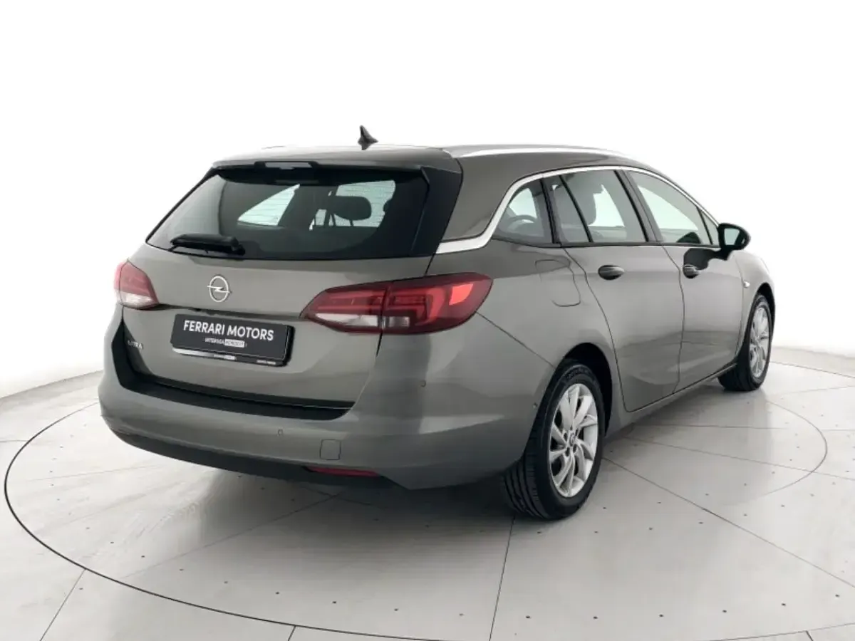 Usata Opel Astra Business Elegance 122 CV (89 kW) 2020 Grigio Station wagon