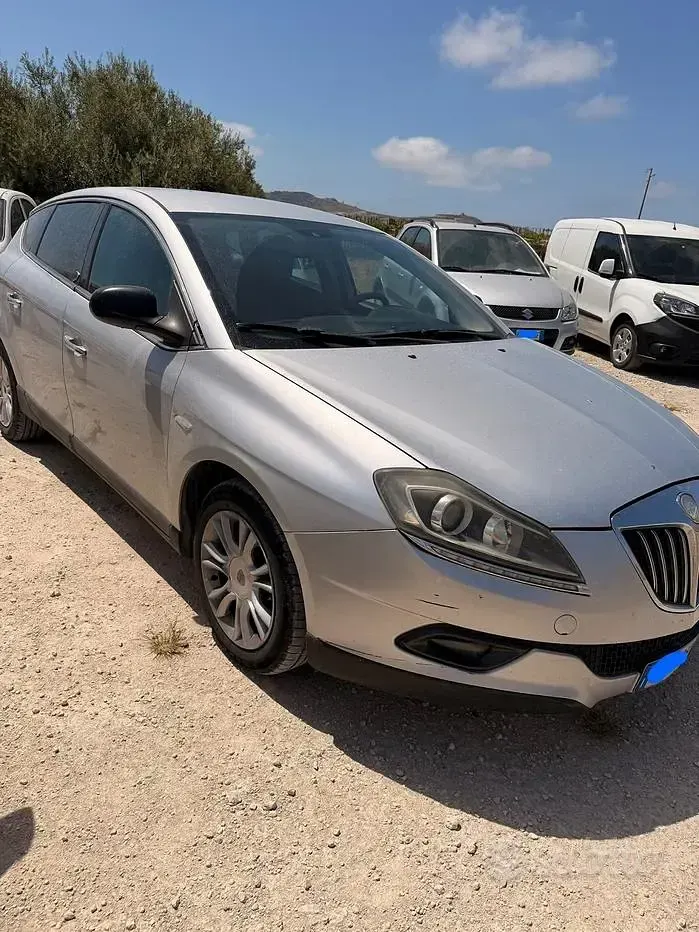 Usata Lancia Delta 120 CV (88 kW) 2009 Grigio Utilitaria