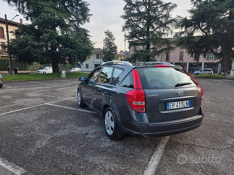 Usata Kia Ceed 90 CV (66 kW) 2011 Nero Utilitaria