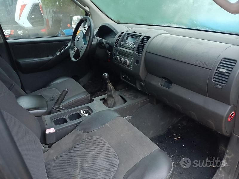 Usata Nissan Navara 171 CV (125 kW) 2007 Nero Pick-up