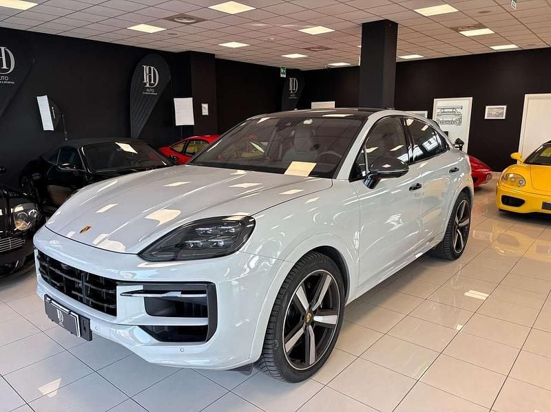 Usata Porsche Cayenne Coupe 354 CV (260 kW) 2024 Gesso Coupé
