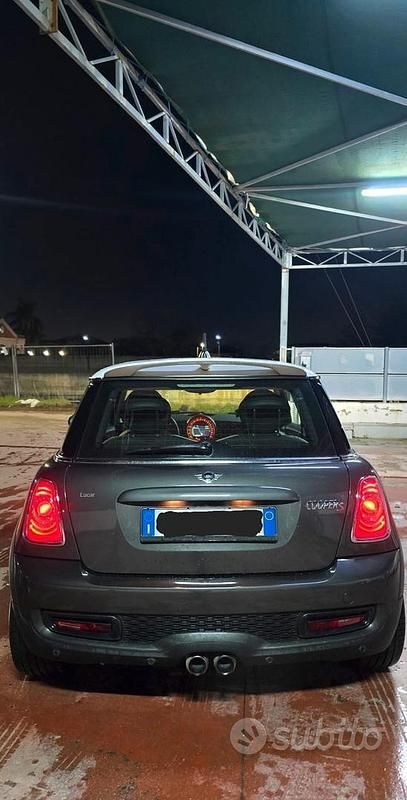 Usata Mini Cooper S 184 CV (135 kW) 2010 Grigio Utilitaria