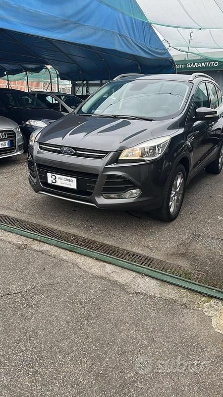 Usata Ford Kuga Titanium 150 CV (110 kW) 2016 Grigio SUV