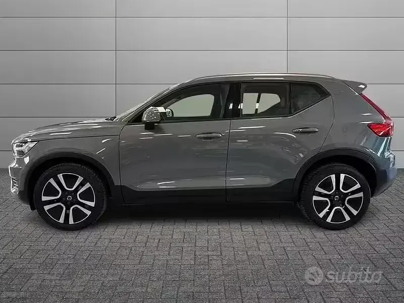 Usata Volvo XC40 Momentum 163 CV (119 kW) 2019 Grigio SUV