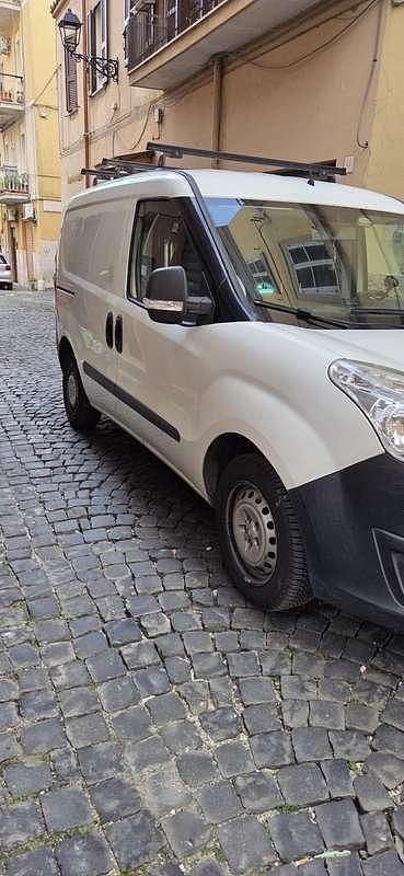 Usata Opel Combo 90 CV (66 kW) 2012 Monovolume