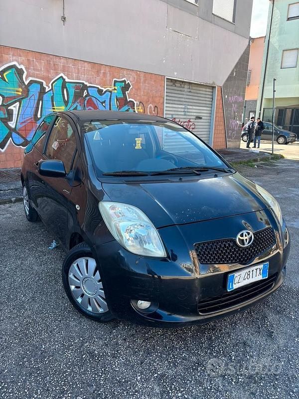 Usata Toyota Yaris 69 CV (50 kW) 2006 Nero Berlina
